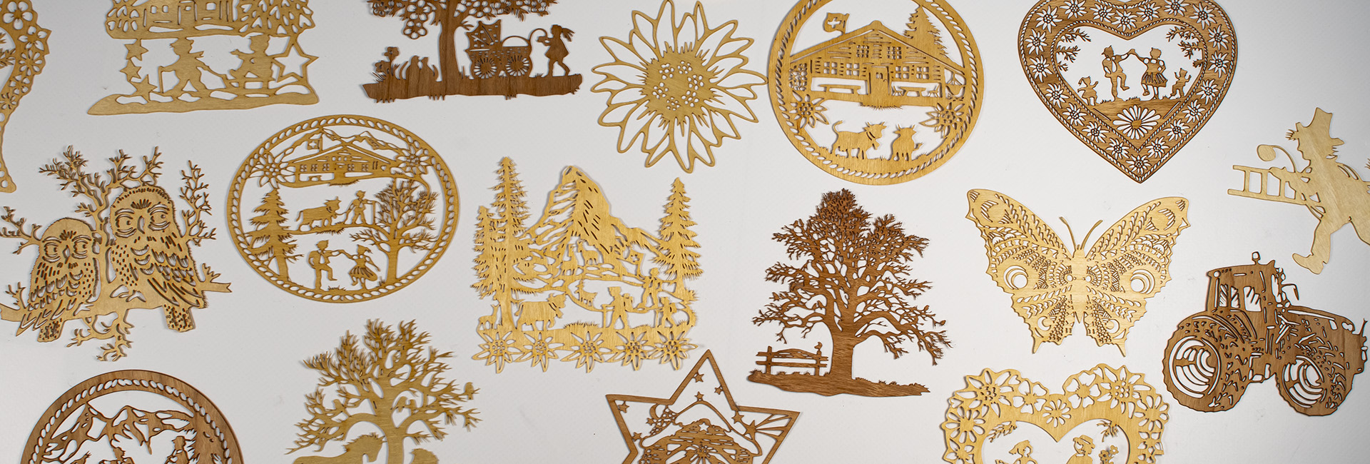 Cartes découpage du bois 