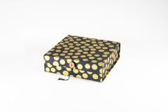 Coffret cadeau medium noir à pois dorées