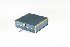 Coffret cadeau medium petrol avec bordure dorées